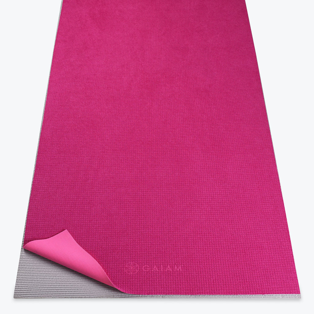 No-Slip Yoga Towel in pink