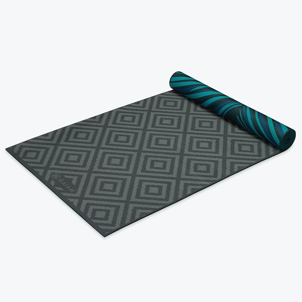 Reversible Geo Feather Yoga Mat (5mm) on the geo side
