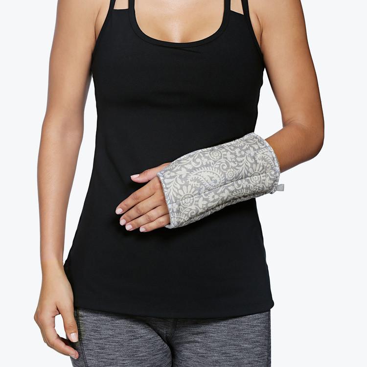 Gaiam Relax Thumb & Wrist Wrap Woman