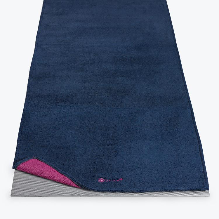 Grippy Yoga Mat Towel vivid blue corner up