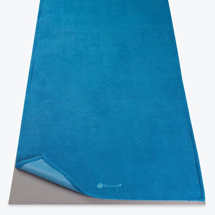 Grippy Yoga Mat Towel ocean sky corner up